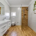 Vujusa By Interhome *