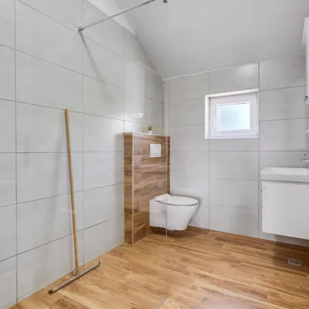Vujusa By Interhome