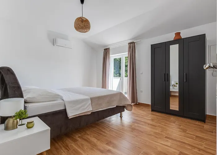 Vujusa By Interhome *