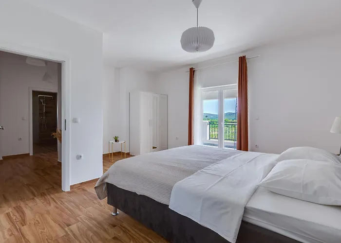 Vujusa By Interhome *