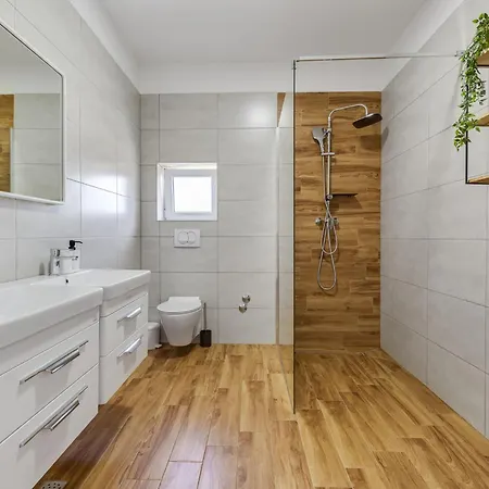 Vujusa By Interhome *